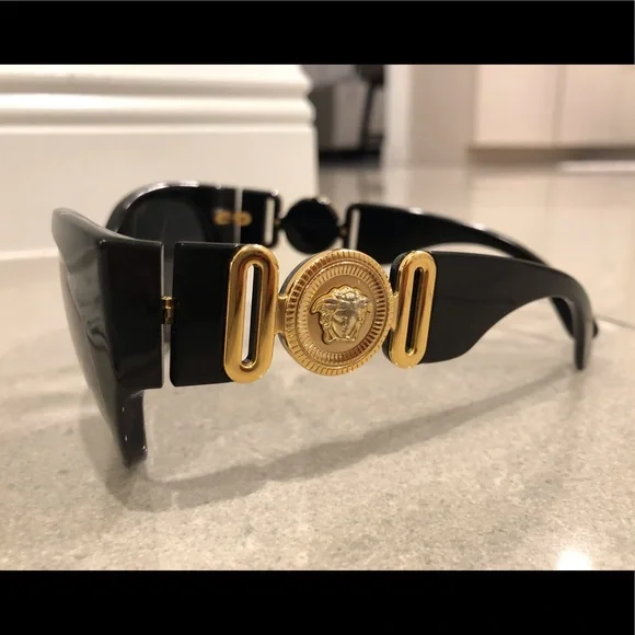 Versace Sunglasses - Picture 3 of 9